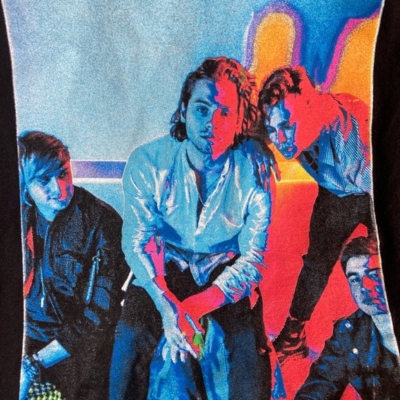 5SOS III Tour graphic tee. Size S - Picture 2 of 5